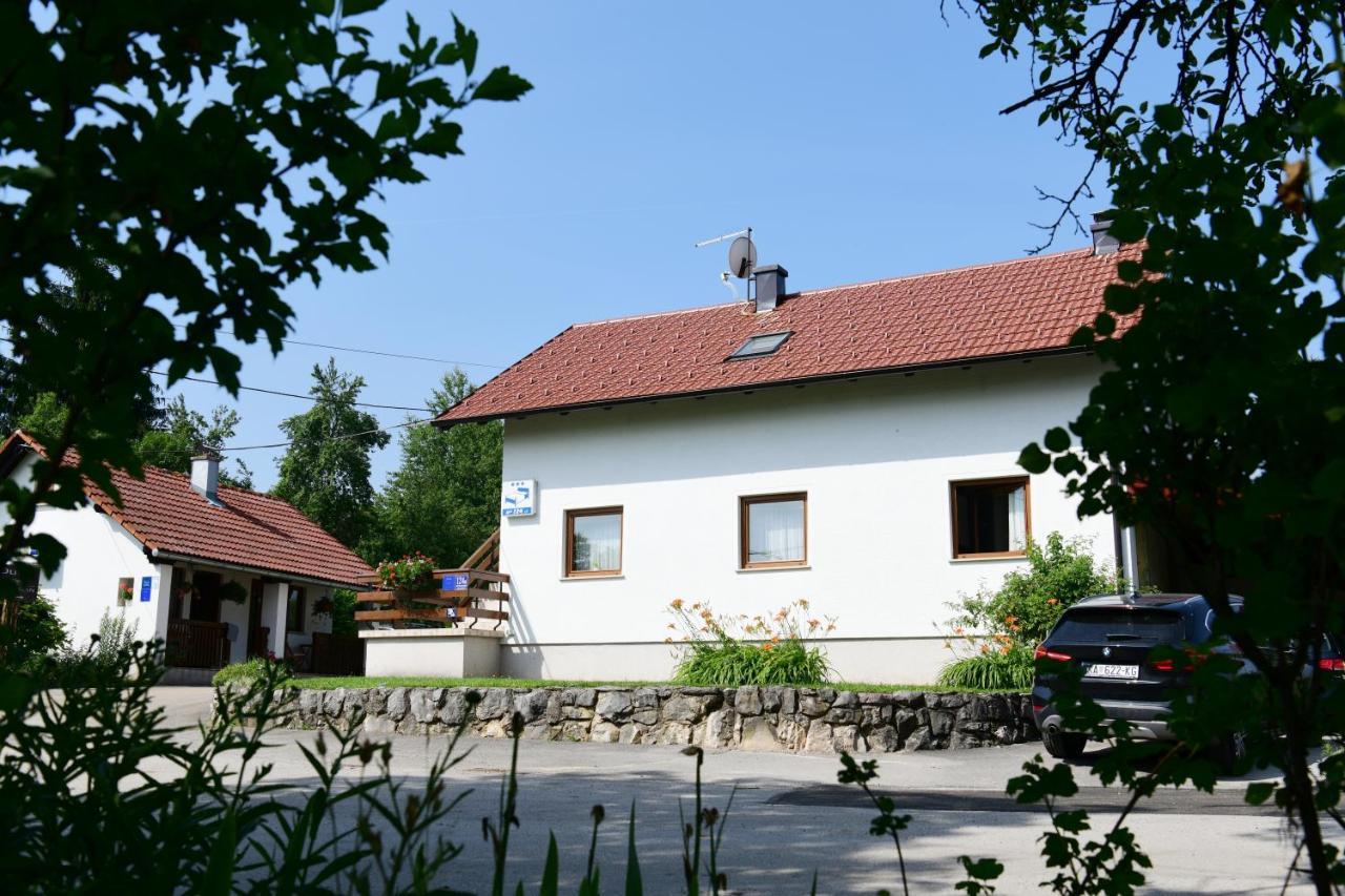 Guest House Family Dukic ราโควิซา ภายนอก รูปภาพ