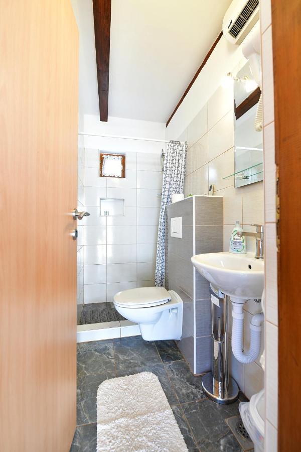 Guest House Family Dukic ราโควิซา ภายนอก รูปภาพ